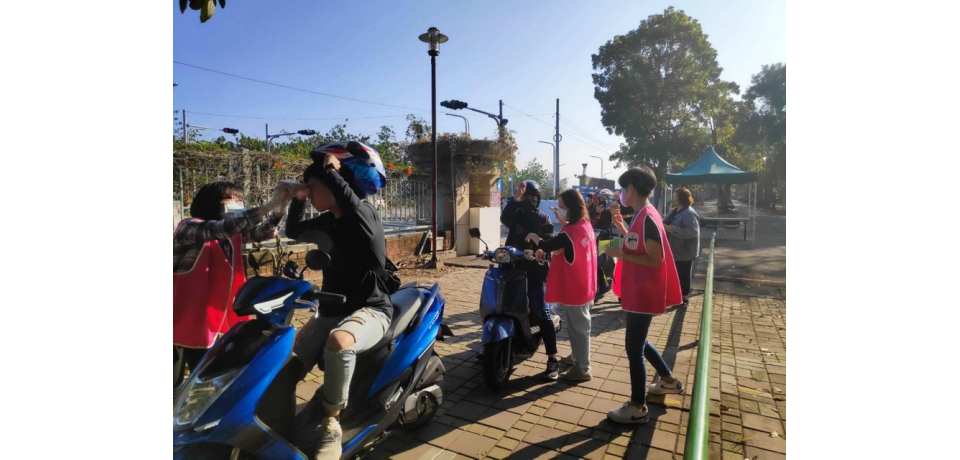 防疫總動員教職同仁排班協助量測體溫(圖)