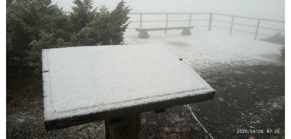 玉山下雪了　籲請山友注意登山安全(圖)