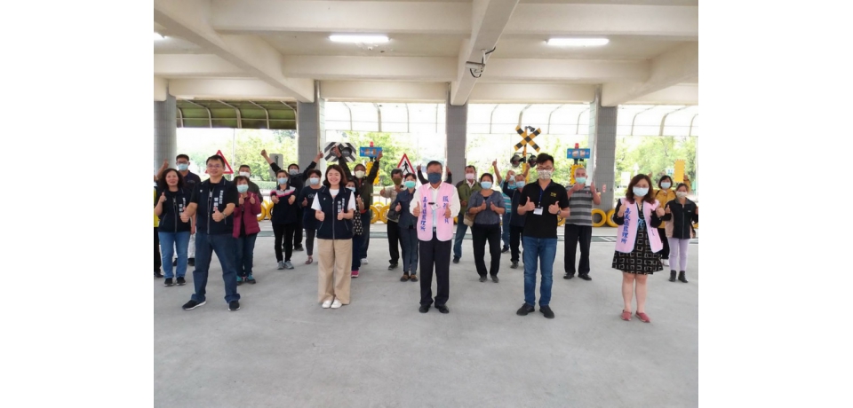 聽障朋友騎機車上路的夢想成真了(圖)