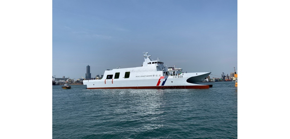 海巡國艦國造進度超前 首艘600噸級「安平艦」下水擲瓶(圖)