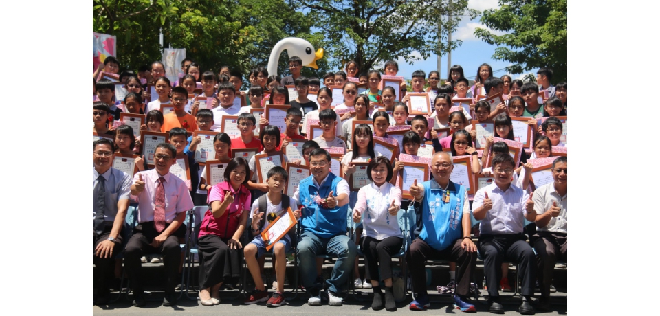 結合斗六新景點頒獎畢業典禮市長獎及主席獎場面歡樂溫馨(圖)