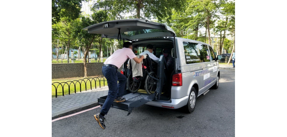 「小確幸！」高雄市復康巴士醫療快速通關服務-減少等待時間(圖)