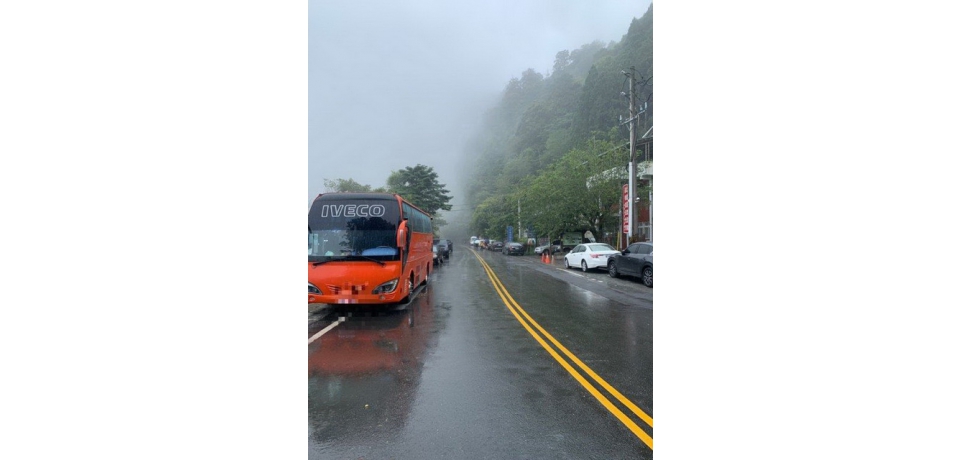 塔塔加遊憩區旅遊熱點　警方加強違規停車取締(圖)