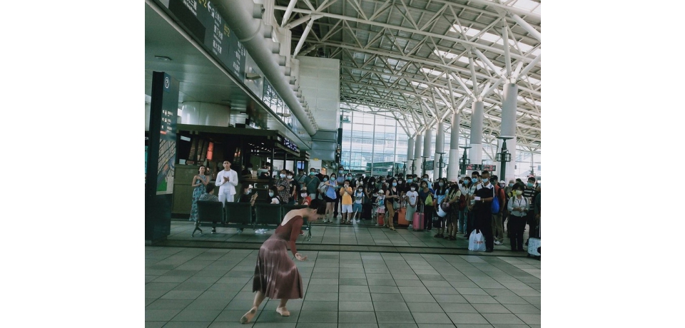 「台灣芭蕾舞團」快閃演出高鐵左營站飄浪漫文藝風(圖)