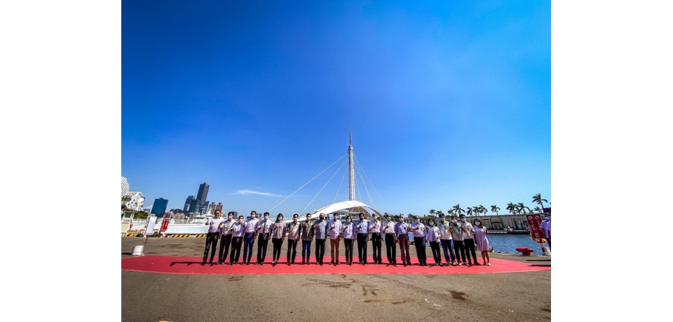 蔡英文總統視察高雄港第三船渠-高雄港大港橋(圖)