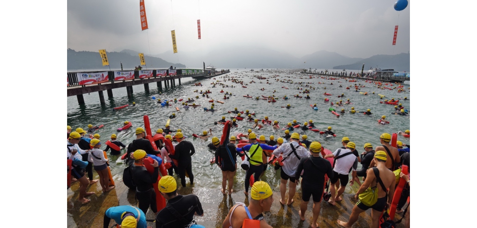 不畏疫情 日月潭萬人泳渡續辦(圖)