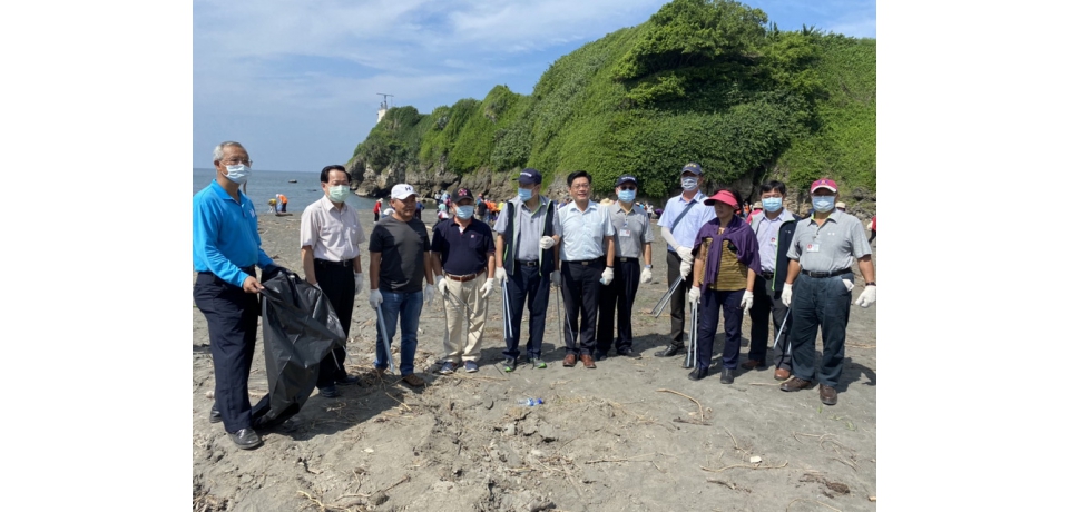 台電大林發電廠鳳鼻頭海灘淨灘做公益 讓海灘更美麗(圖)