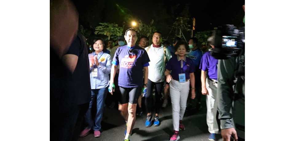 馬英九 張麗善為自行車賽鳴槍起跑環大雲林自行車挑戰(圖)