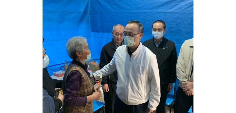 警政署長親至因公死亡員警慰問家屬並頒發破案獎金與基層座談(圖)