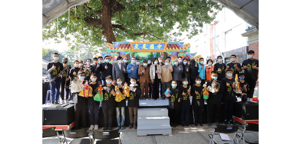 布袋戲大師黃海岱121歲冥誕　張麗善黃俊雄共盛長壽麵祝壽(圖)