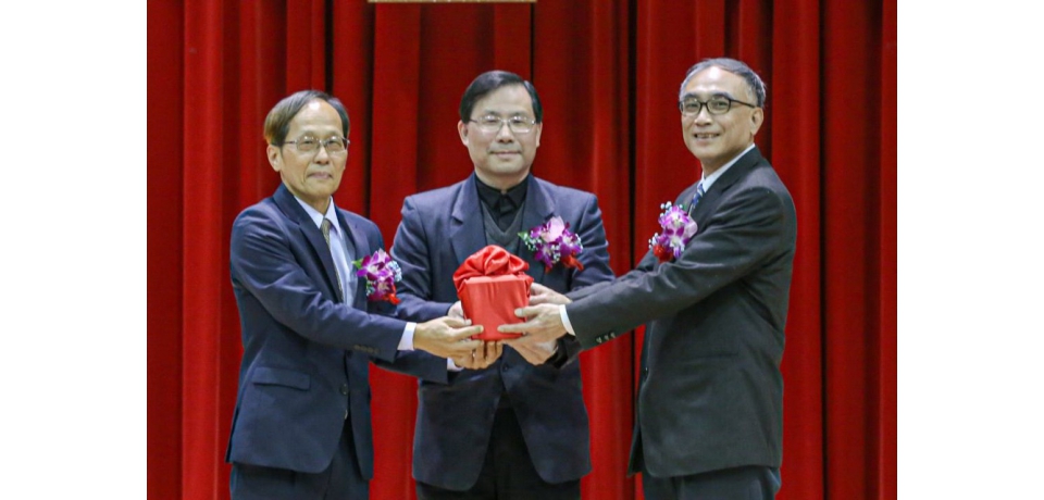 經濟部加工出口區管理處長交接黃文谷奠定堅實基礎後榮退新任處長楊伯耕將帶領「科技產業園區」邁向新時代(圖)