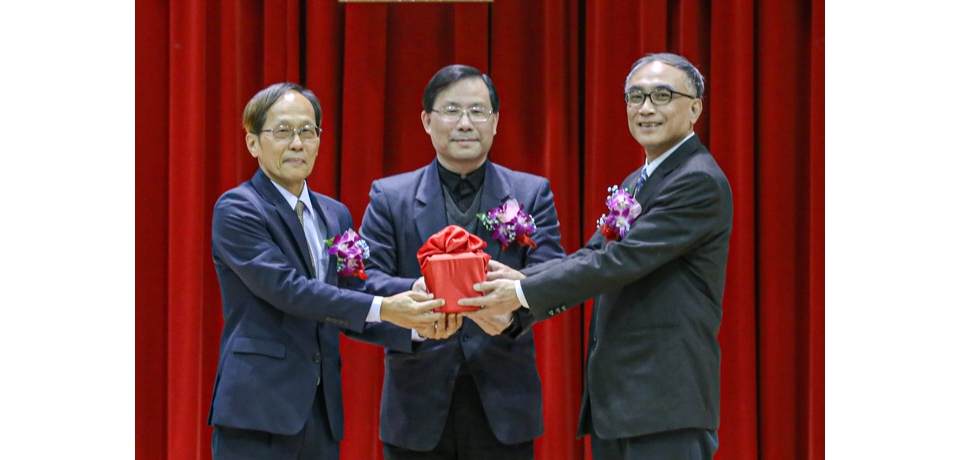 經濟部加工出口區管理處長交接　黃文谷奠定堅實基礎後榮退　新任處長楊伯耕將帶領「科技產業園區」邁向新時代(圖)