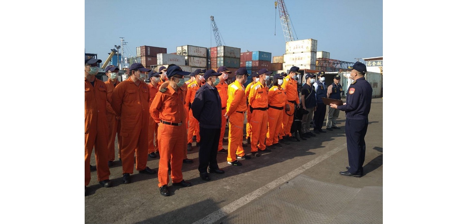 春節前夕高金碼頭執行聯合查緝嚇阻不法(圖)