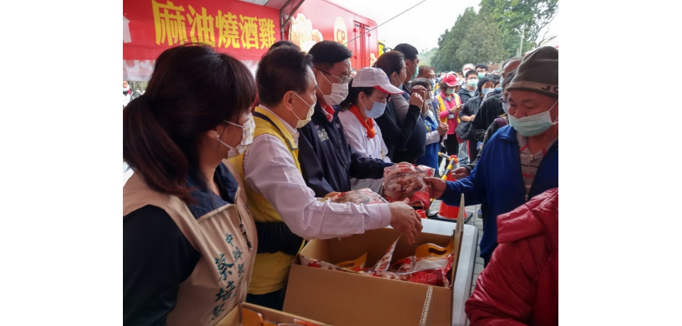 紫南宮丁酒呷平安8萬人領料理包 主委莊秋安讓民眾能兼顧健康又可呷平安(圖)