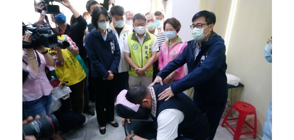 交通局辦理「計程車駕駛關懷據點」諮商暨按摩服務(圖)