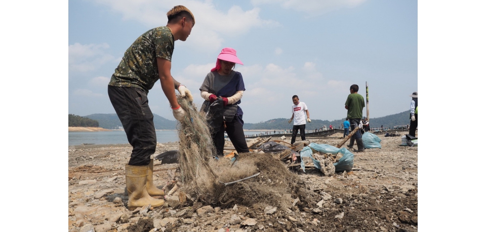 百人淨潭恢復日月潭好風采　中央地方合作清除潭底廢棄物(圖)
