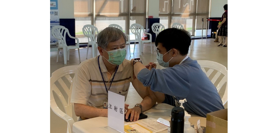 臺灣港務公司董總經理率隊施打COVID-19疫苗(圖)