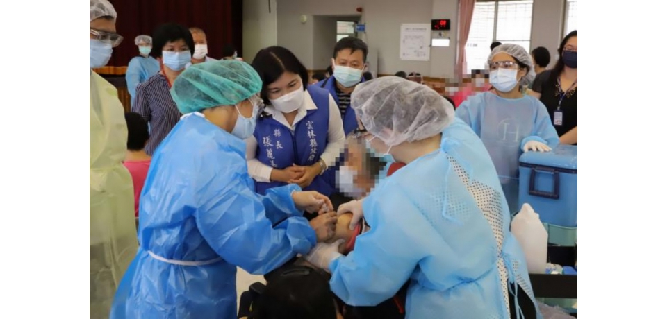 張麗善關懷身心障礙機構接種疫苗狀況(圖)