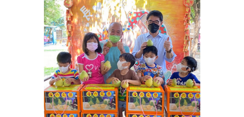 中秋快樂立委劉建國愛心送暖更快樂(圖)