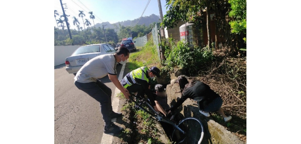 雲林縣秋季縣長盃自由車錦標賽意外 斗南警反應迅速未釀災(圖)