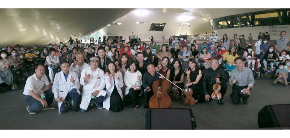 中鋼集團教育基金會與大提琴家張正傑愛心舉辦輪椅族音樂會(圖)