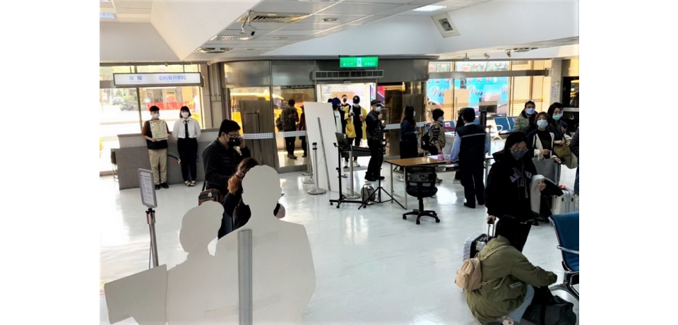 元旦假期海關服務不打烊 赴臺東執行旅客通關任務(圖)
