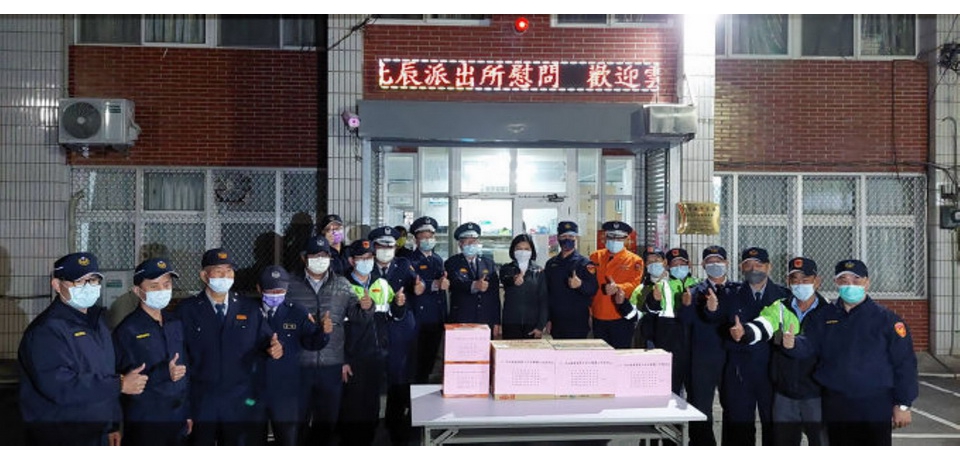 加強重要節日安全維護工作慰問勤務人員(圖)