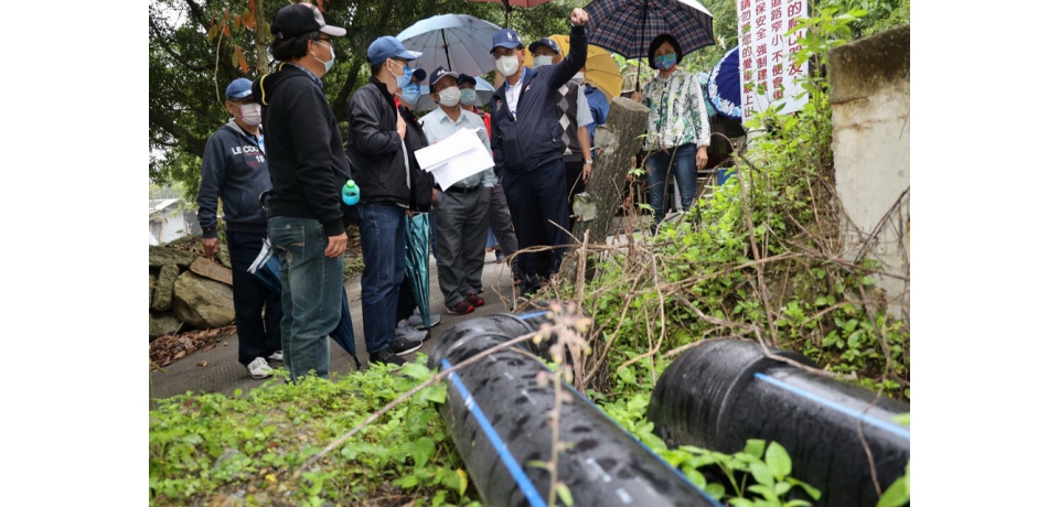 林明溱會勘信義鄉道路排水改善工程(圖)