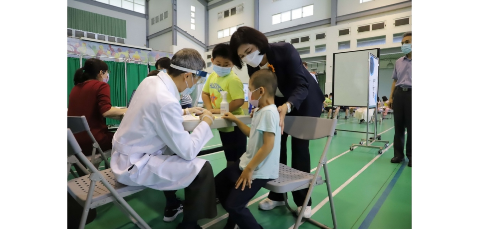 雲縣啟動校園接種莫德納疫苗 張麗善關心施打情況(圖)