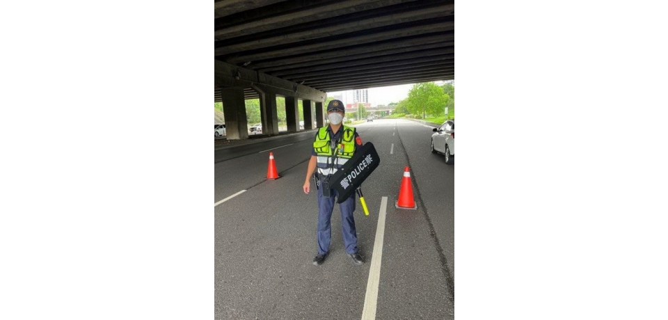 臂盾壓陣 臺北市保大強力緝毒員警及民眾防護倍增(圖)