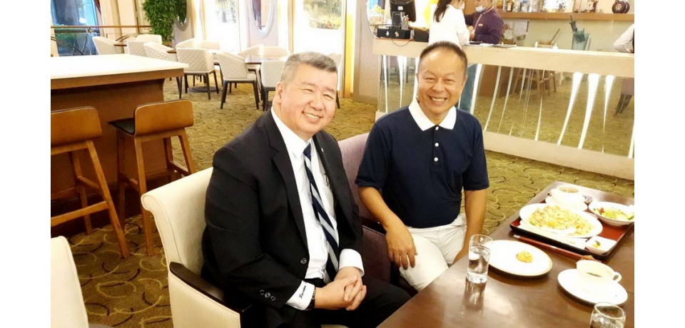 華人慈濟志工鄭楊慶展現超強的毅力 創下將五星級酒店餐飲營運增添蔬食首例;(圖)