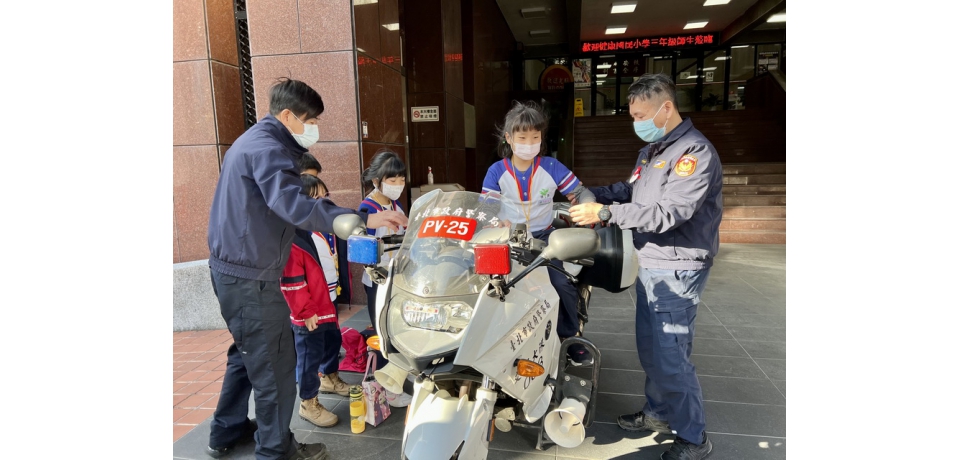 國小社區踏查 保大裝備展示cosplay師生樂無窮(圖)