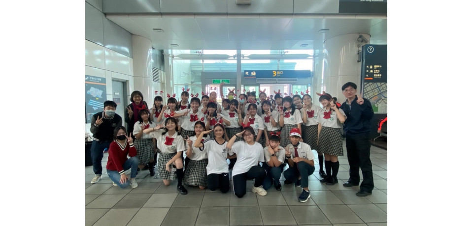 高鐵左營站慶耶誕  歌聲歡樂報佳音(圖)