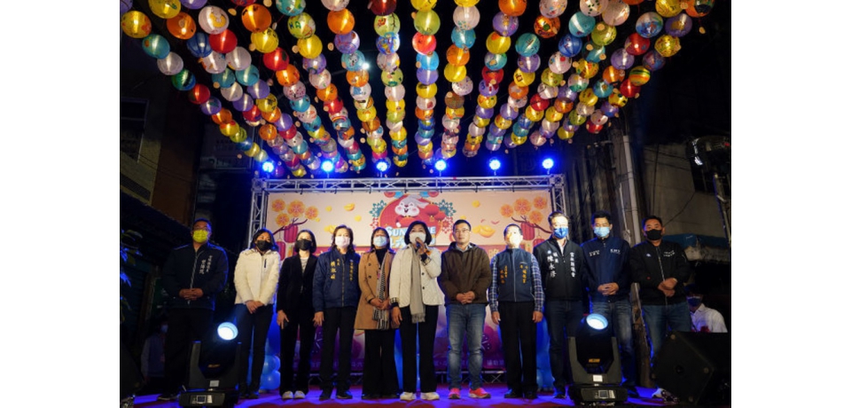 燈海星空照亮太平老街 燈籠萬燈閃耀(圖)