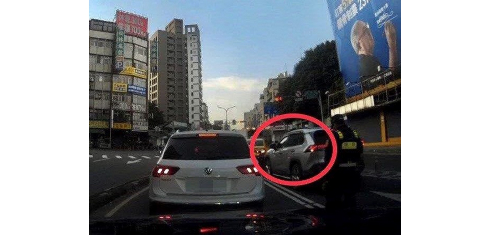 酒駕醉男路中驚醒 加速逃離仍遭保警就逮(圖)