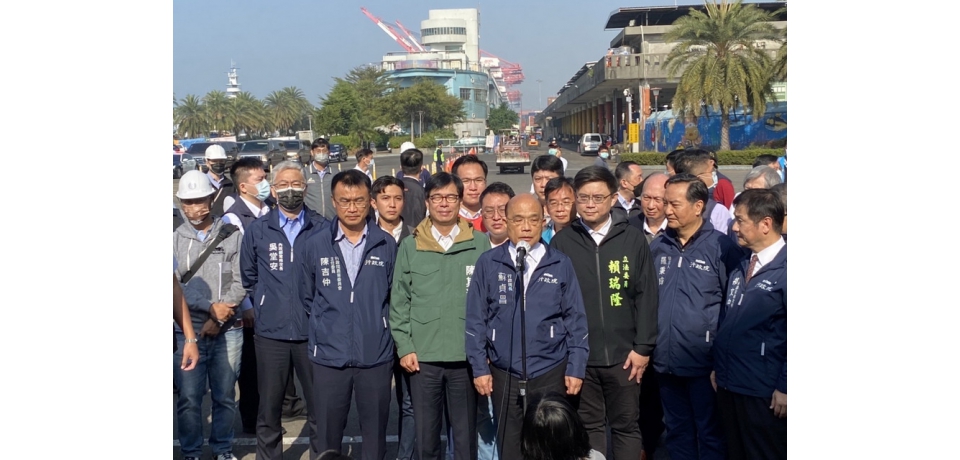 行政院長蘇貞昌視察前鎮漁港建設專案整體推動進度(圖)