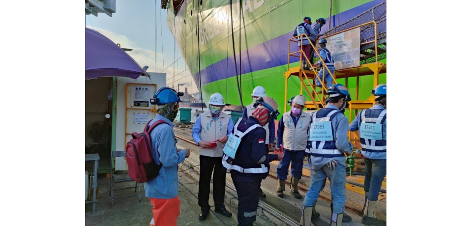 台船員工春節連假日夜趕工拼潛艦9月下水(圖)