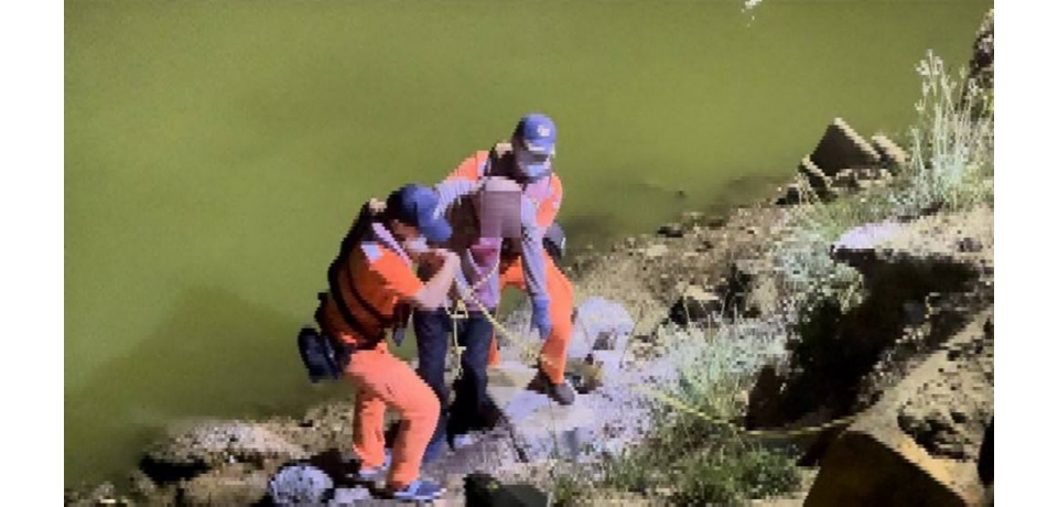 岸際釣魚失足落水  海巡即刻動員馳援(圖)