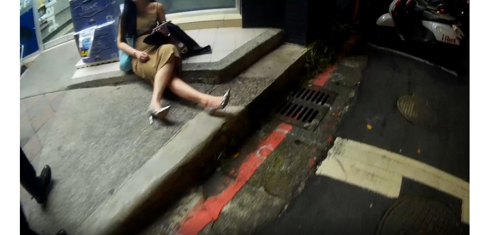 北市保大守護酒醉女子(圖)