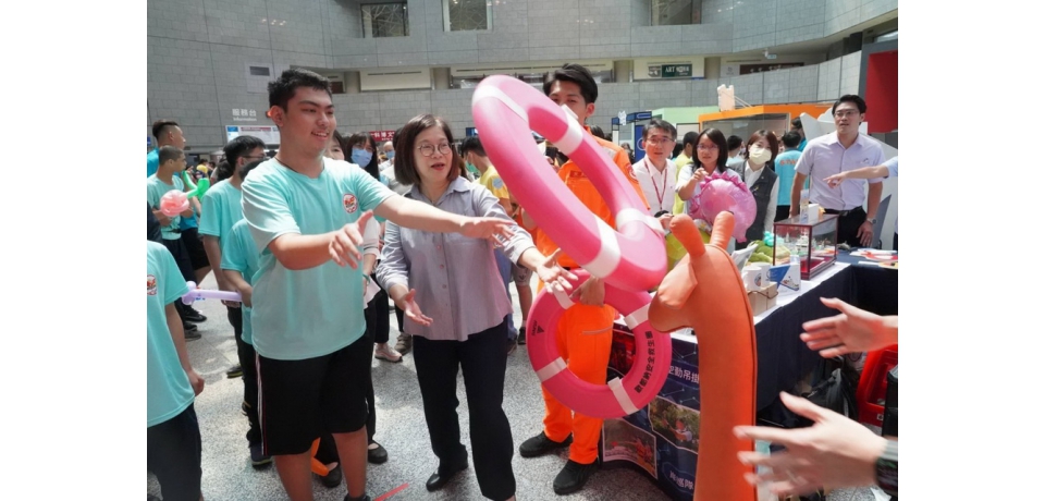 「海洋有愛學習無礙」教育活動 海委會管碧玲主委與350位師生一起行動愛海洋(圖)