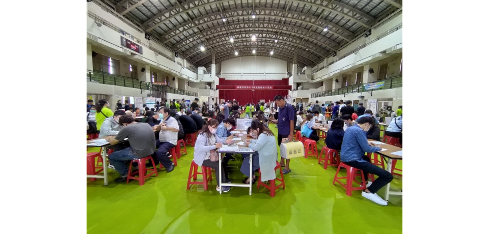 勞工局21日於左營新光三越彩虹市集舉辦徵才活動(圖)