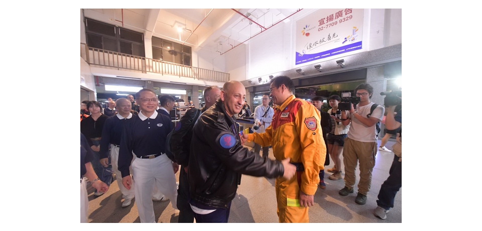 土國無人機救援隊今投入搜救失聯者   慈濟顏博文執行長帶隊親迎感恩(圖)