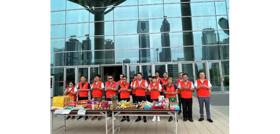 高雄國際旅展5/24起跑 高雄旅行公會理事長蔡宗佑率公會幹部焚香祈福 許願廠商業績長紅(圖)