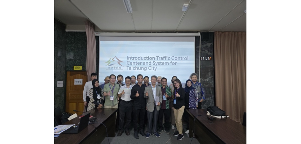 資策會偕同印尼工業部參訪台中市交控中心(圖)