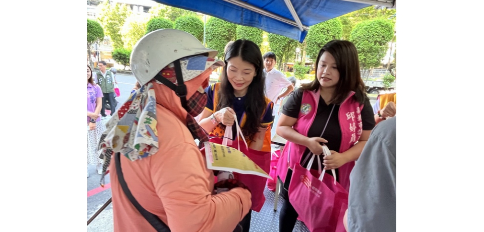 送暖新北弱勢家戶 邱婷蔚議員攜台北巿信德獅子會捐民生物資(圖)