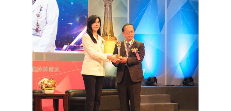 守護南台灣「少奶奶」 乳癌第一刀 高醫前院長侯明鋒教授榮獲第34屆醫療奉獻獎(圖)