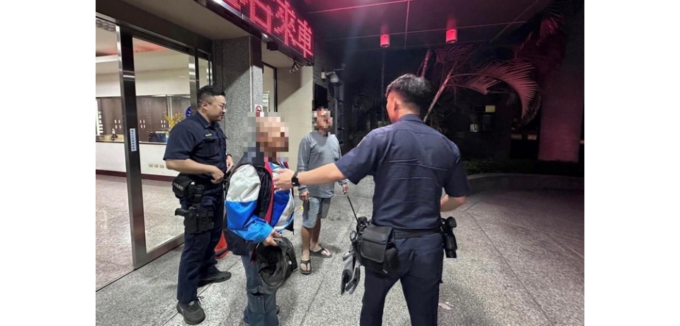 麥寮老翁騎車迷航80餘里  草屯暖警供熱食充飢助返家(圖)