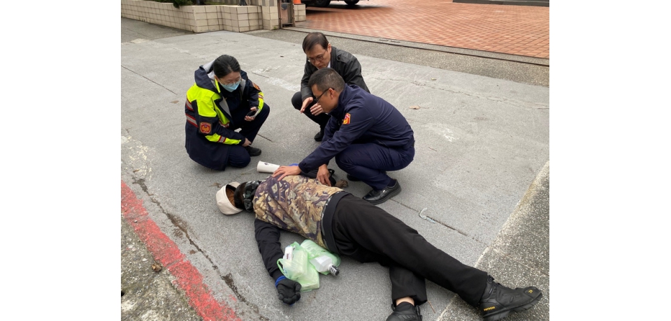 北市保大警員堅守崗位 迅速救助倒地民眾獲讚許(圖)