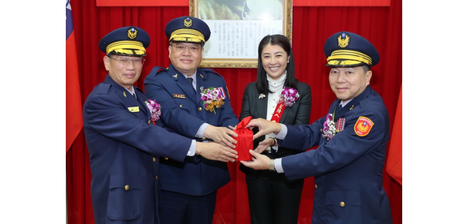 南投縣警察局長今交接　南投縣長許淑華有所期許(圖)