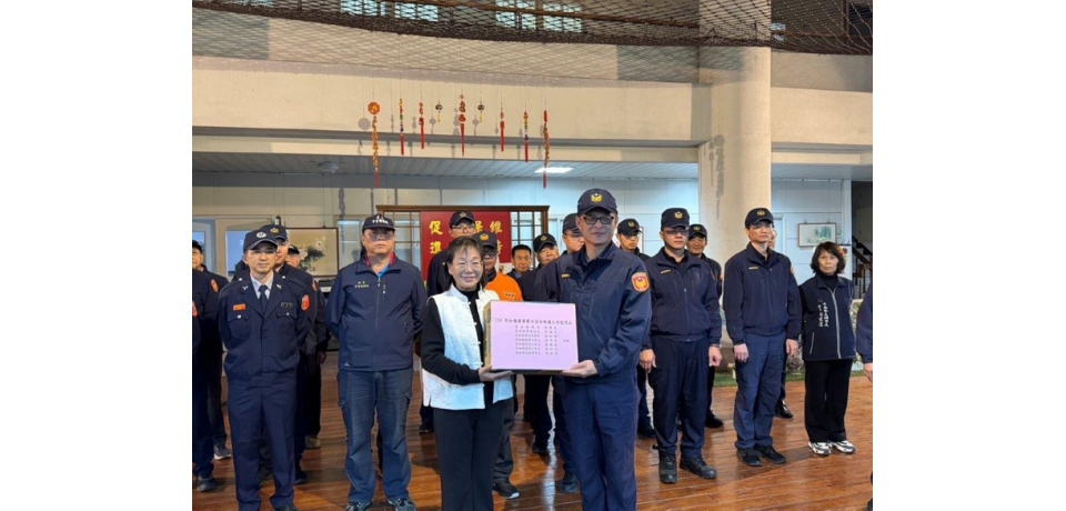 雲林縣副縣長謝淑亞蒞臨斗南警分局慰問加強重要節日安全維護工作人員辛勞(圖)